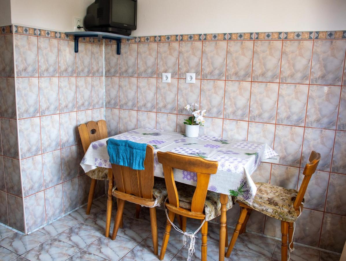 Family-Friendly Apartment Oradea Eksteriør billede