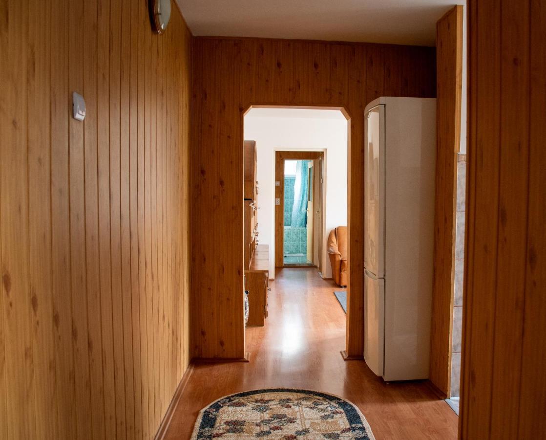 Family-Friendly Apartment Oradea Eksteriør billede