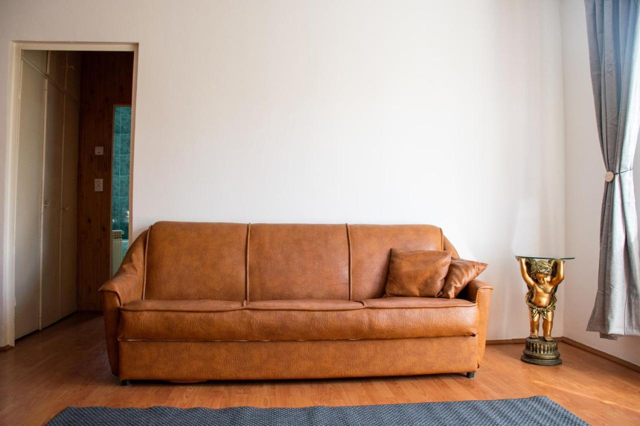 Family-Friendly Apartment Oradea Eksteriør billede