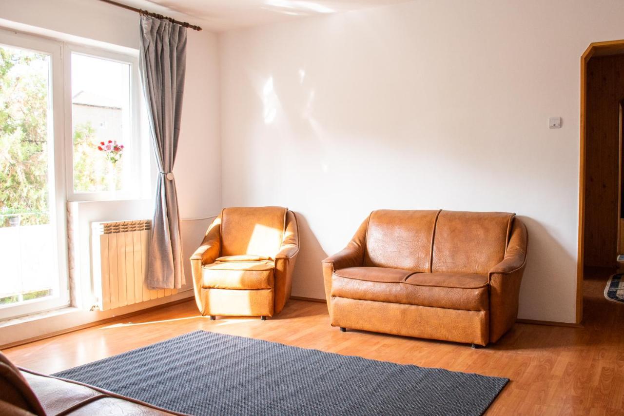 Family-Friendly Apartment Oradea Eksteriør billede
