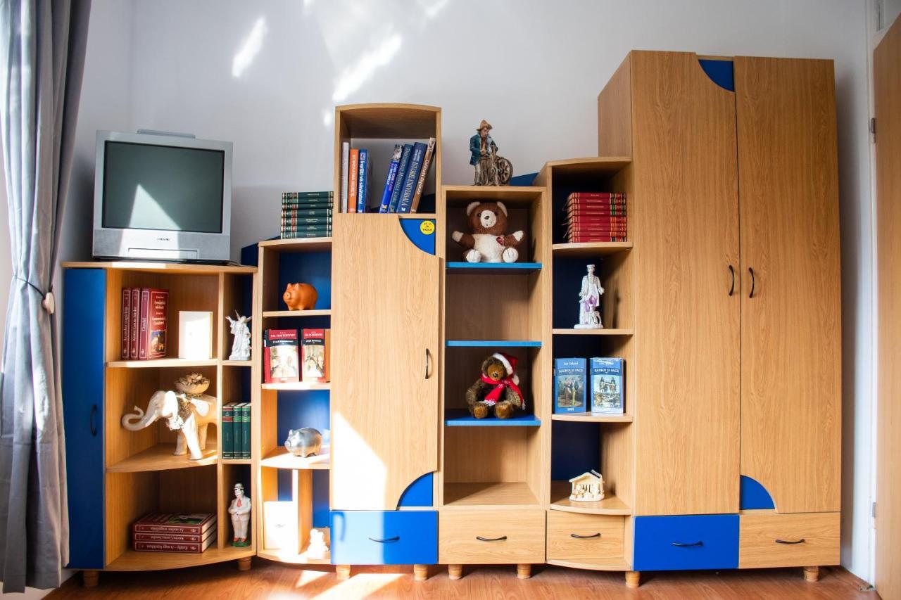 Family-Friendly Apartment Oradea Eksteriør billede